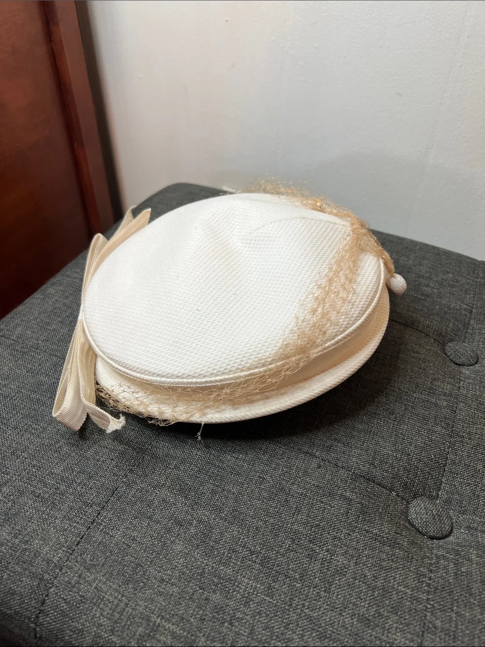 N/A elegant cream